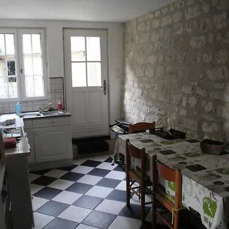 Gîtes Du Château De La Motte Usseau (Vienne)