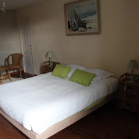 Gîtes Du Château De La Motte Usseau (Vienne)